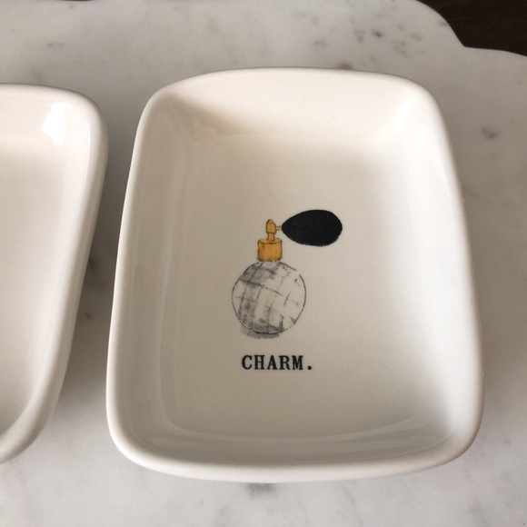 Set of Rae Dunn Ceramic Trays - Picture 3 of 4